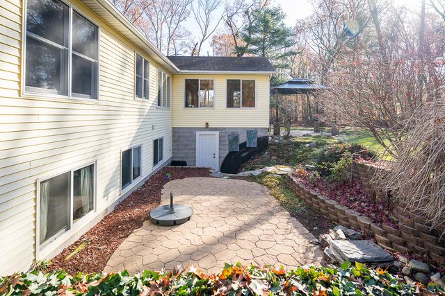 423 Fernwood Lane, Muskegon, MI 49442