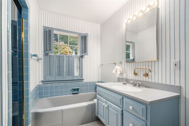 1734 Embury Road, Kalamazoo, MI 49008