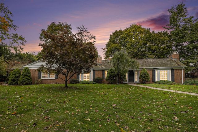 1734 Embury Road, Kalamazoo, MI 49008