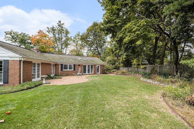 1734 Embury Road, Kalamazoo, MI 49008