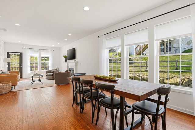 8 Jackson Dr 8, Upton, MA 01568