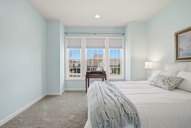 8 Jackson Dr 8, Upton, MA 01568