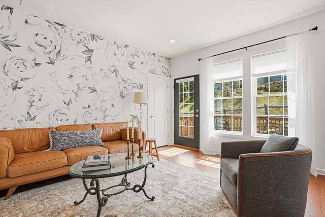 8 Jackson Dr 8, Upton, MA 01568