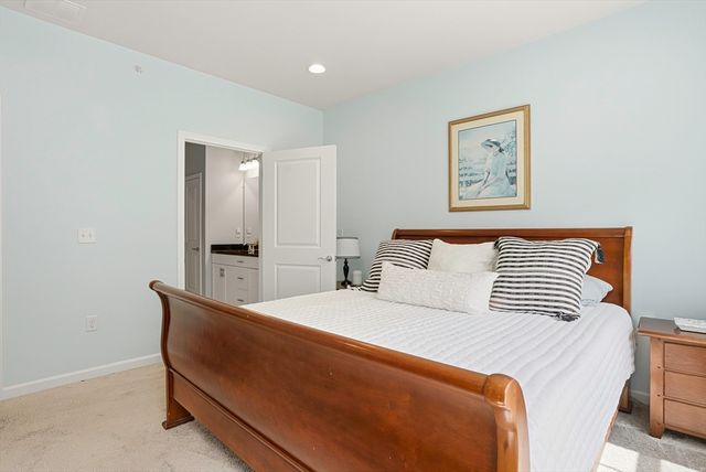 8 Jackson Dr 8, Upton, MA 01568