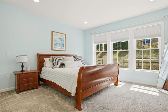 8 Jackson Dr 8, Upton, MA 01568