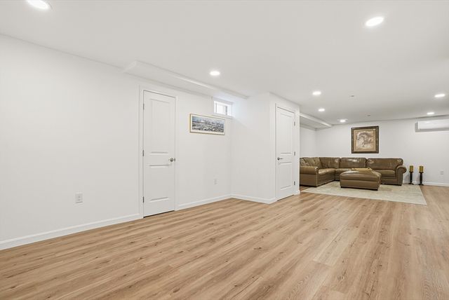 8 Jackson Dr 8, Upton, MA 01568
