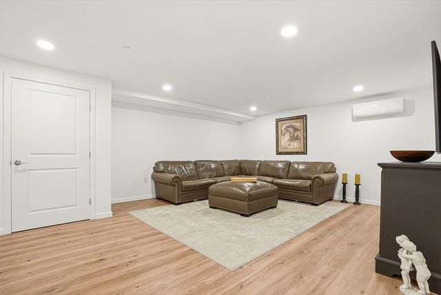 8 Jackson Dr 8, Upton, MA 01568