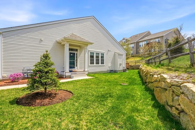 8 Jackson Dr 8, Upton, MA 01568