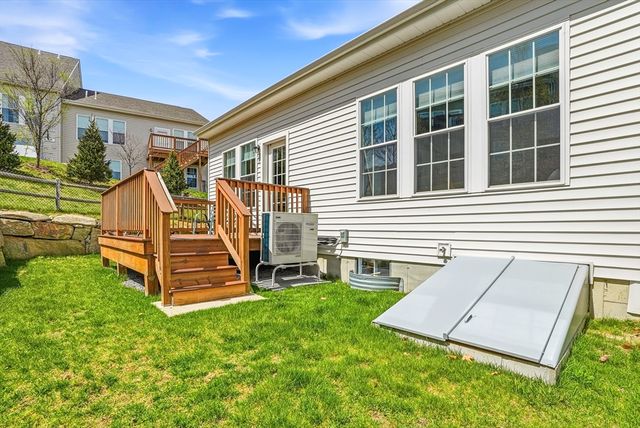 8 Jackson Dr 8, Upton, MA 01568