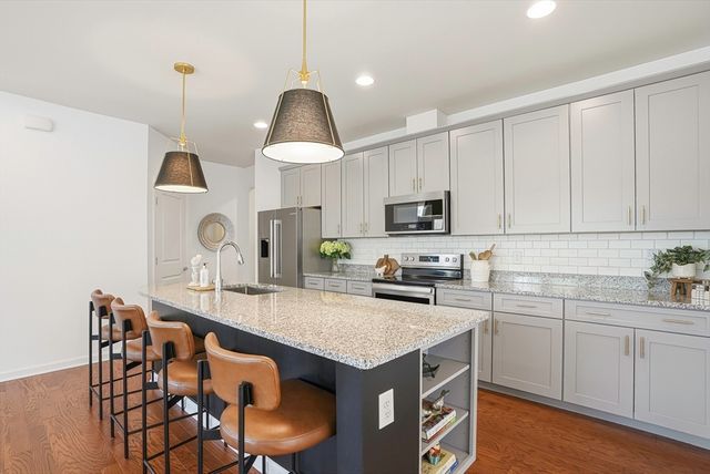 8 Jackson Dr 8, Upton, MA 01568