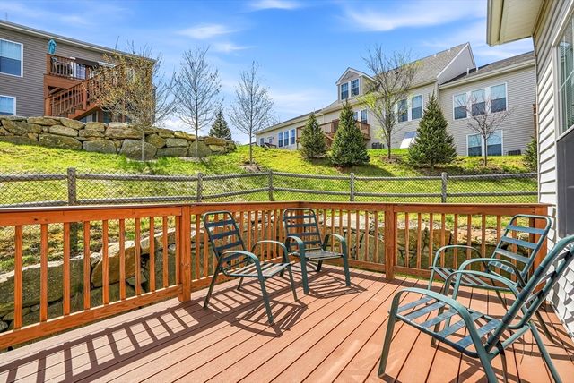 8 Jackson Dr 8, Upton, MA 01568