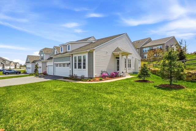 8 Jackson Dr 8, Upton, MA 01568