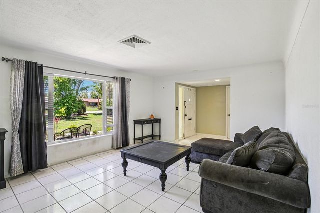 1546 66TH AVENUE S, St Petersburg, FL 33705