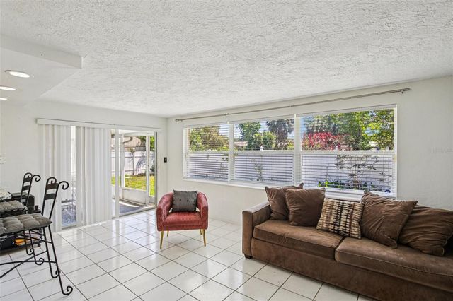 1546 66TH AVENUE S, St Petersburg, FL 33705