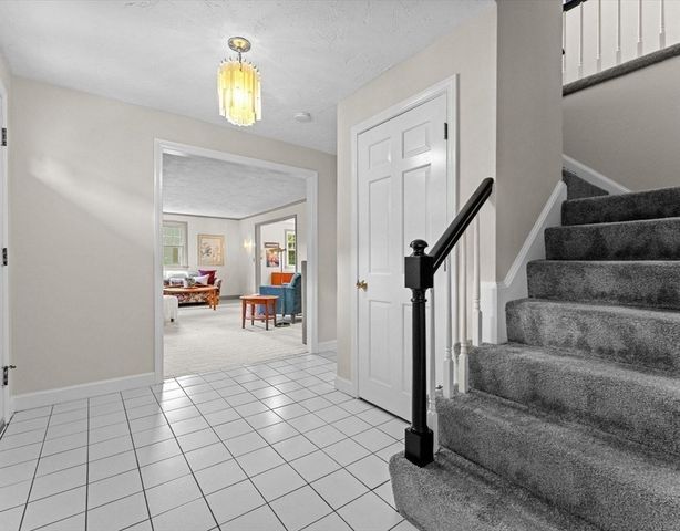 9 Pleasantview Terrace, Framingham, MA 01701