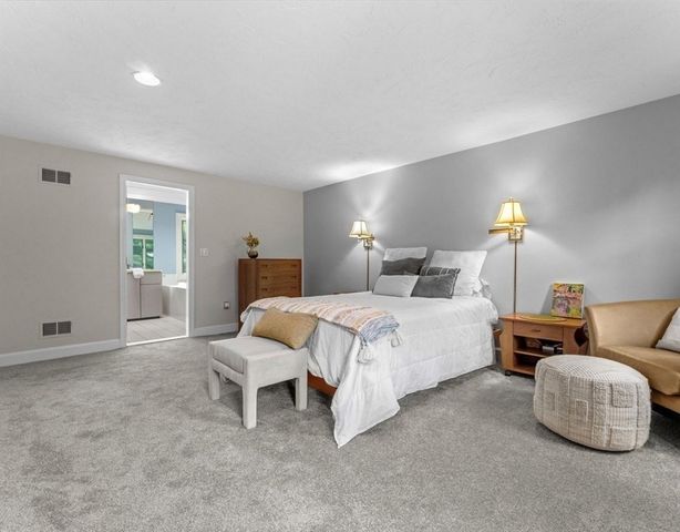 9 Pleasantview Terrace, Framingham, MA 01701