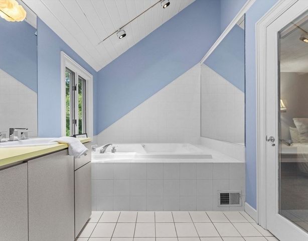 9 Pleasantview Terrace, Framingham, MA 01701