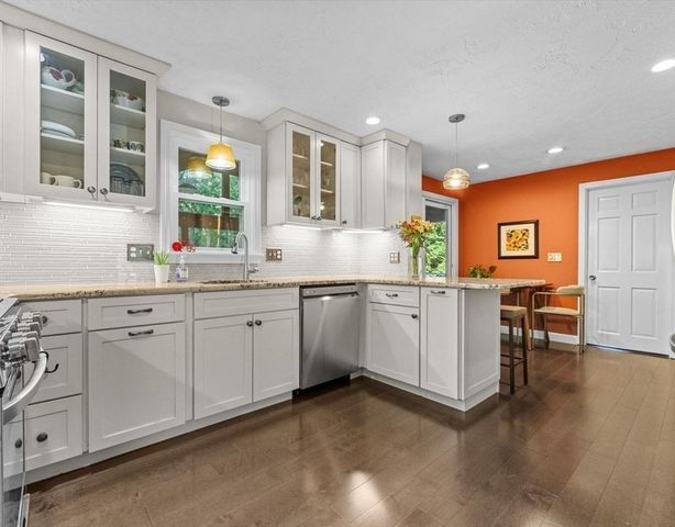 9 Pleasantview Terrace, Framingham, MA 01701