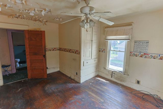 927 E Indiana Avenue, South Bend, IN 46613