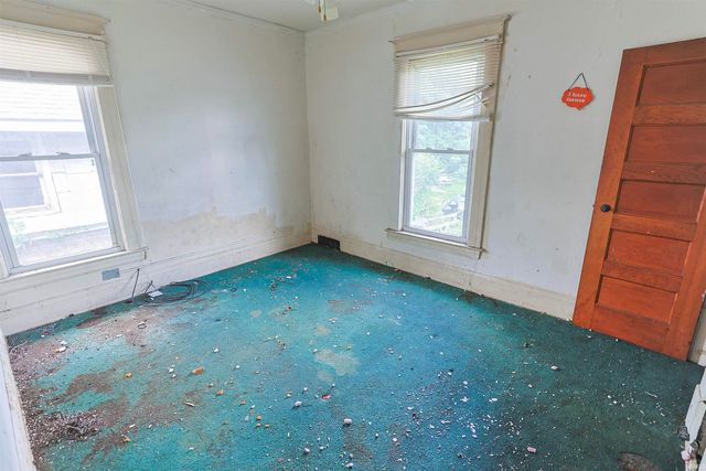 927 E Indiana Avenue, South Bend, IN 46613
