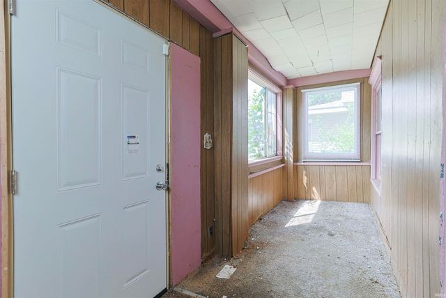 927 E Indiana Avenue, South Bend, IN 46613