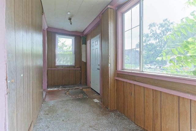 927 E Indiana Avenue, South Bend, IN 46613
