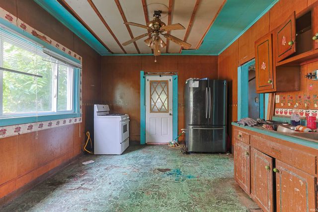 927 E Indiana Avenue, South Bend, IN 46613
