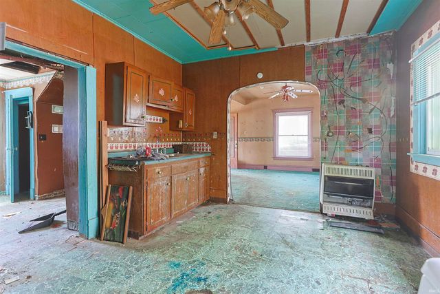 927 E Indiana Avenue, South Bend, IN 46613