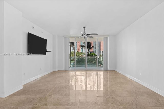 3340 NE 190th St 403, Aventura, FL 33180