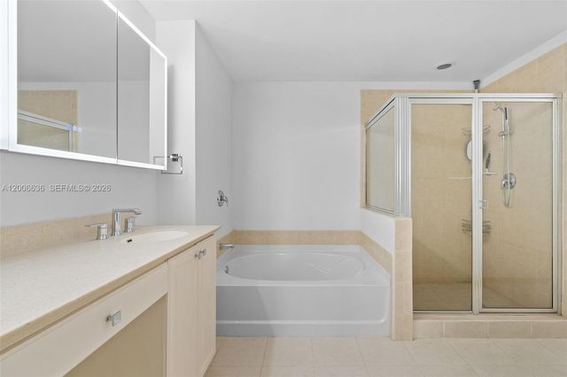 3340 NE 190th St 403, Aventura, FL 33180