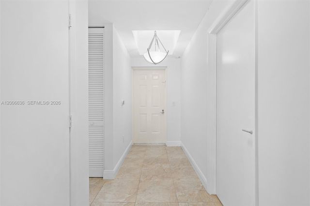 3340 NE 190th St 403, Aventura, FL 33180