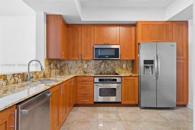 3340 NE 190th St 403, Aventura, FL 33180