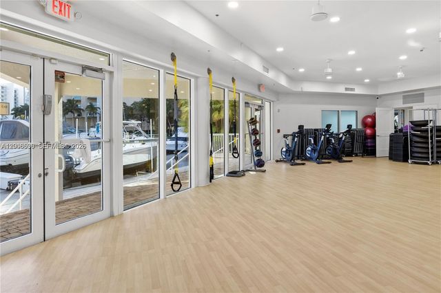 3340 NE 190th St 403, Aventura, FL 33180