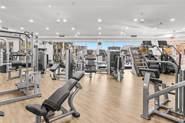 3340 NE 190th St 403, Aventura, FL 33180