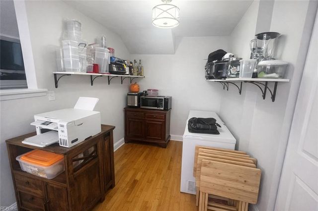 9 Suburban Pkwy, Hampton, VA 23661