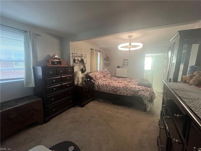 9 Suburban Pkwy, Hampton, VA 23661