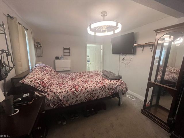 9 Suburban Pkwy, Hampton, VA 23661