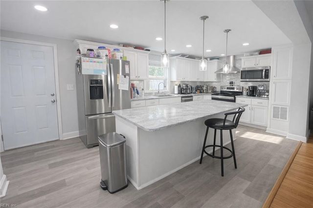 9 Suburban Pkwy, Hampton, VA 23661