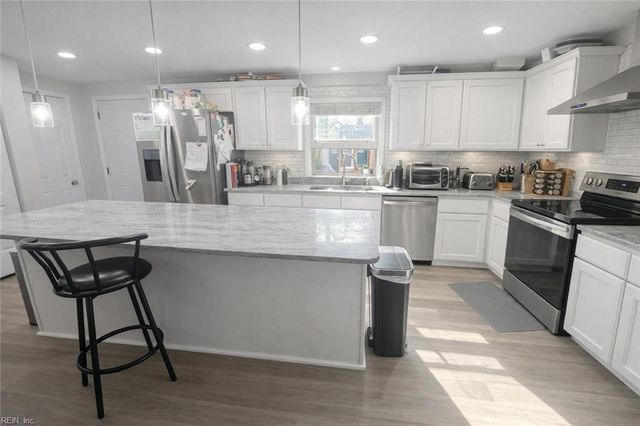 9 Suburban Pkwy, Hampton, VA 23661