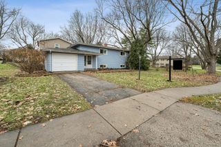 418 Glen Garry Road, Cary, IL 60013