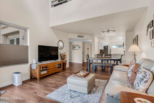 5675 N Camino Esplendora Apt 3214, Tucson, AZ 85718