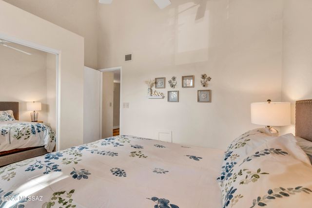 5675 N Camino Esplendora Apt 3214, Tucson, AZ 85718