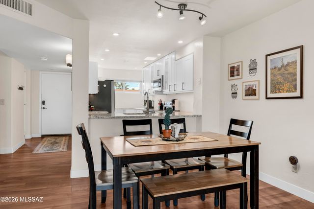 5675 N Camino Esplendora Apt 3214, Tucson, AZ 85718