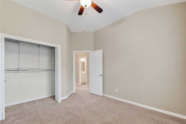 3226 W Trail Drive, Pearland, TX 77584