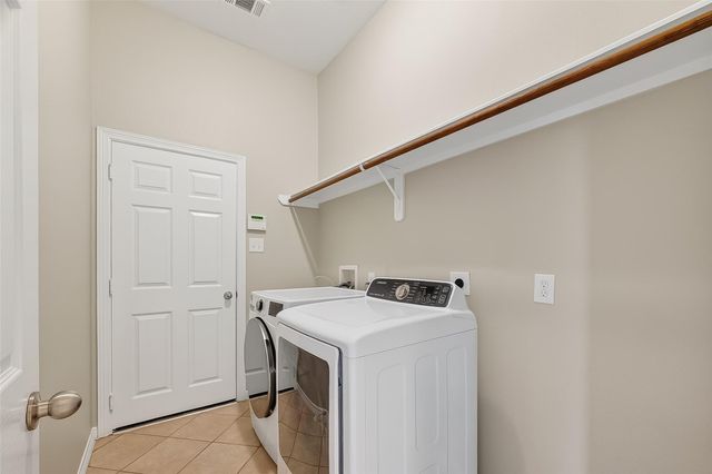 3226 W Trail Drive, Pearland, TX 77584