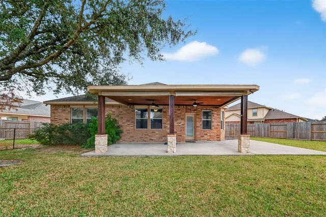 3226 W Trail Drive, Pearland, TX 77584