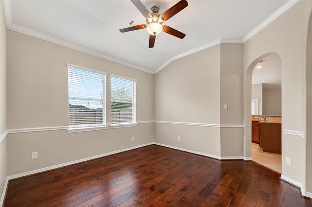 3226 W Trail Drive, Pearland, TX 77584