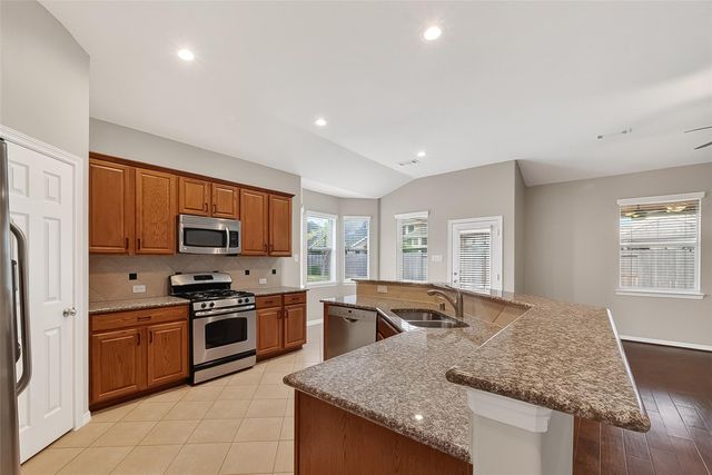 3226 W Trail Drive, Pearland, TX 77584