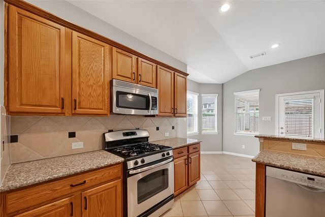 3226 W Trail Drive, Pearland, TX 77584