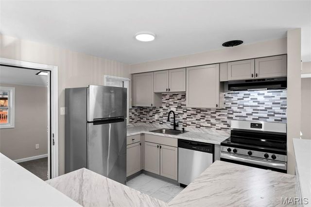 1201 Ensley, St Louis, MO 63137